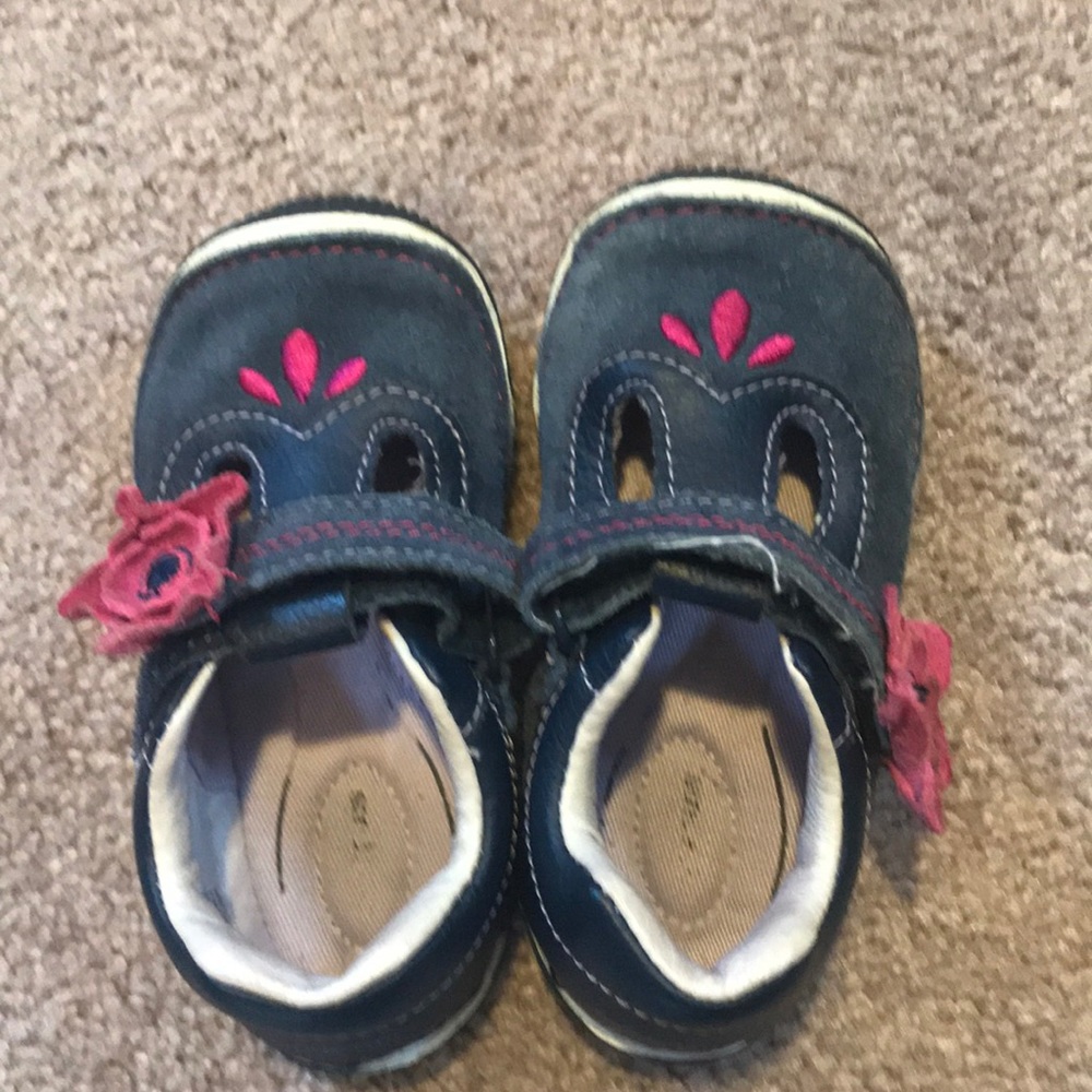 Blue and pink stride rite toddler shoe